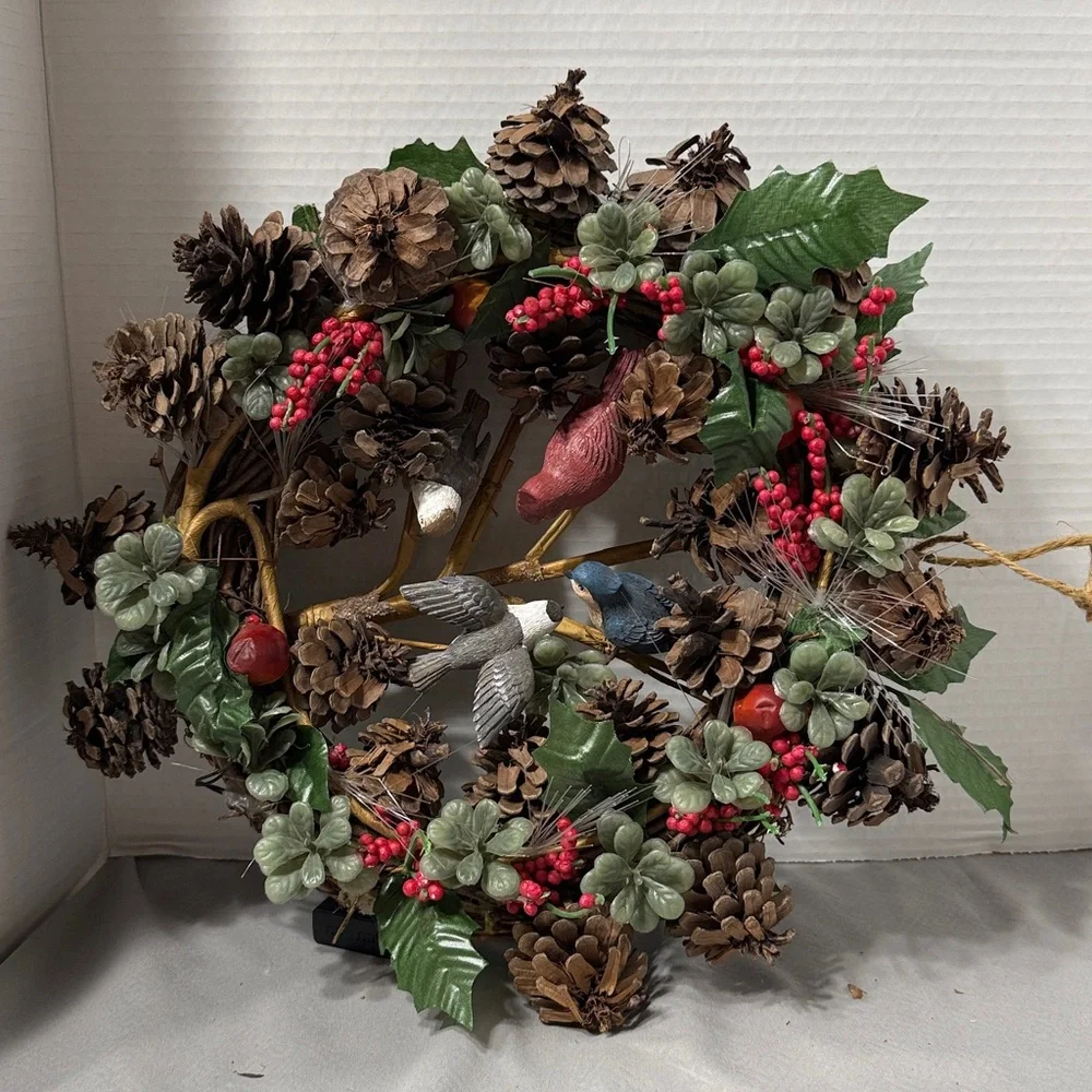 Fiber Optic Holiday Wreath Birds Accorn Holly Berries Color Changing Vintage